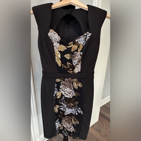 ✨EUC✨ Little Mistress London Bodycon Black with gold and silver sequins Size 4 - Picture 15 of 15